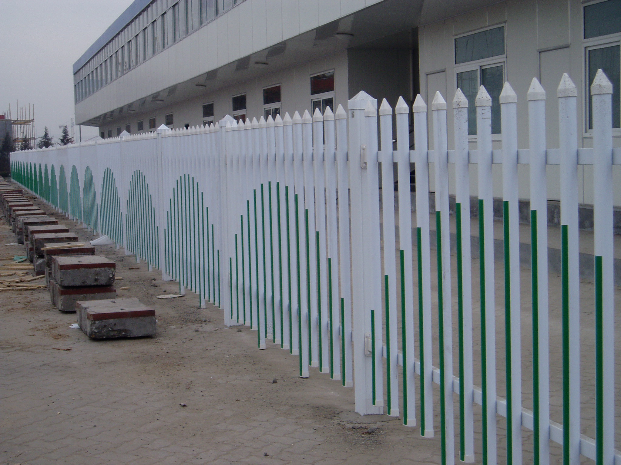 万锦护栏的PVC工地围挡：自主研发生产引领行业标杆